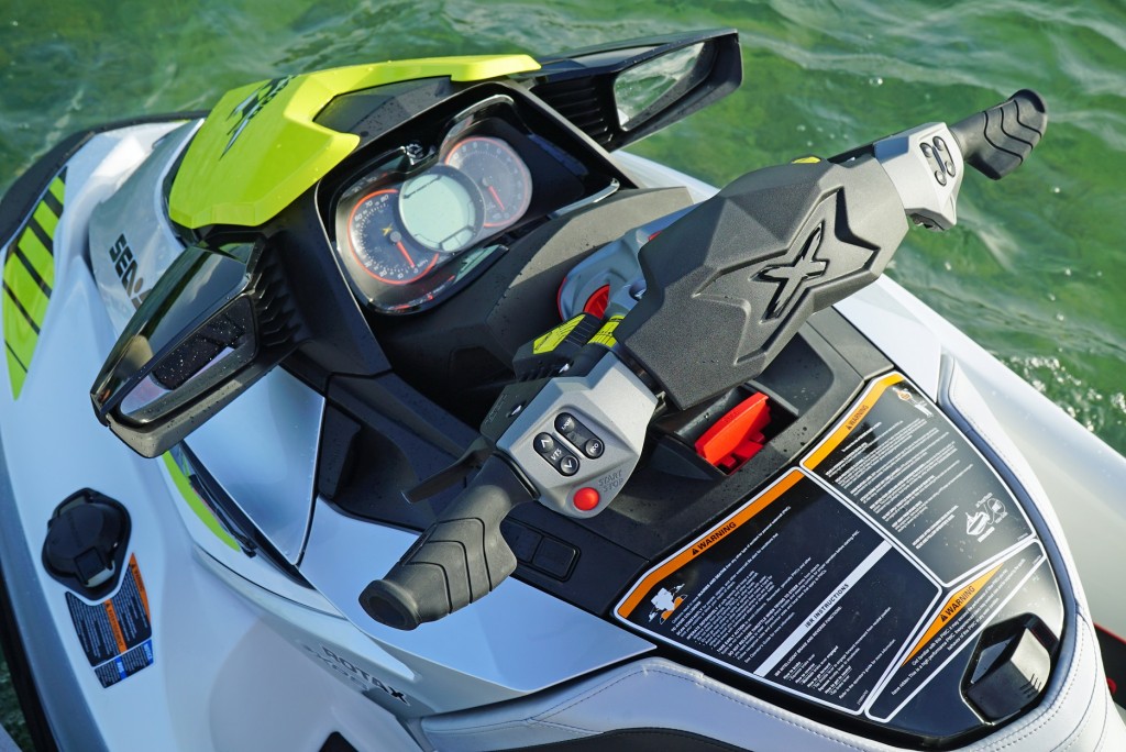 2016-Sea-Doo-RXT-X-300-DETAILS-AES-and-PalmRest_site.jpg