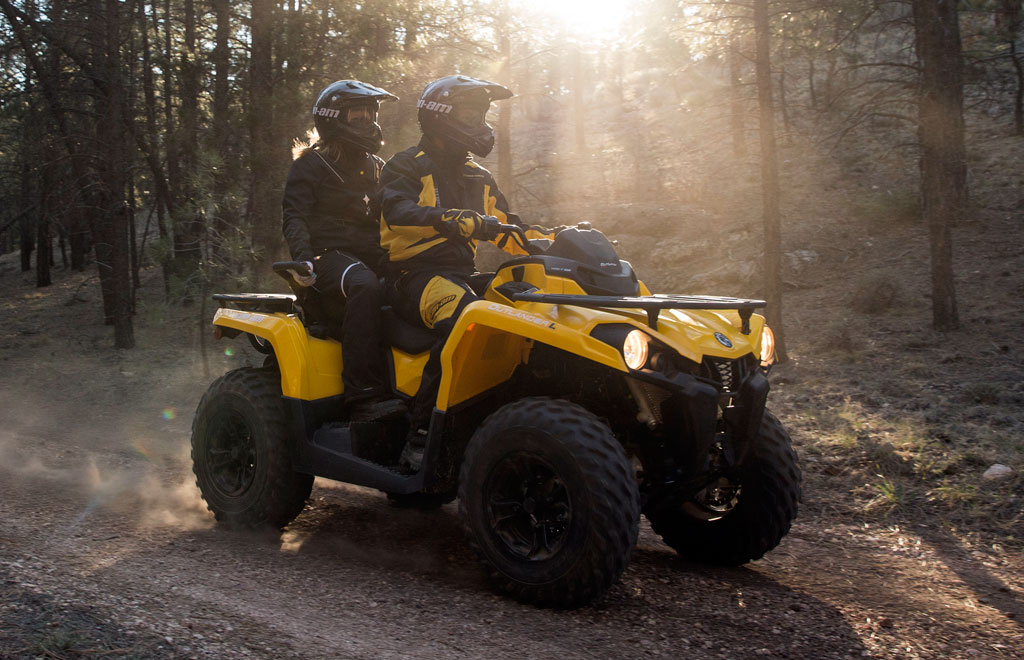 2015-Can-Am-Outlander-L-450-MAX-Action-02.jpg